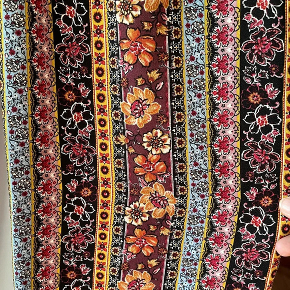 Lived to Be Spoiled Womens Wide Leg Flowered Pants Size Large - Picture 3 of 7